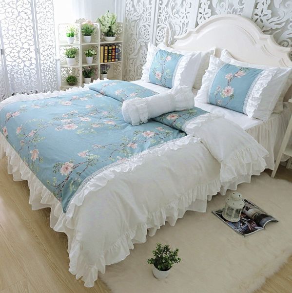 Floral Flower Printed Blue And White Color Garden Bedding Sets Set
