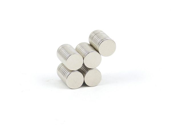 Commercio all'ingrosso - Disponibile 500pcs Forti magneti NdFeB rotondi Dia 6x1mm N35 Magnete permanente al neodimio in terre rare / magnete fai-da-te