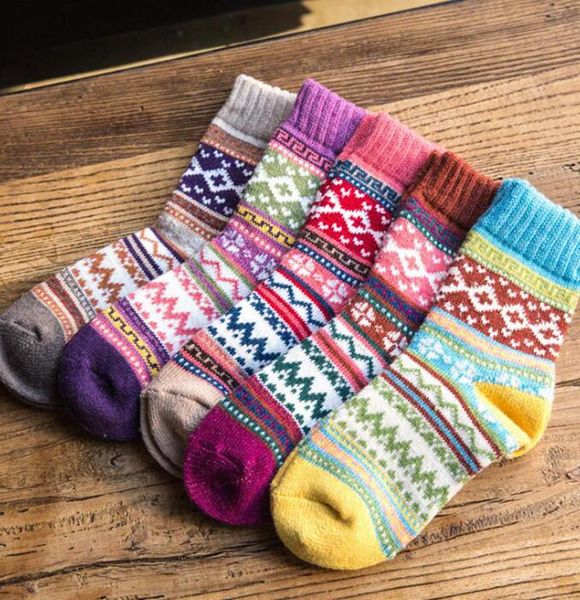 

10 pairs wholesale wool socks winter women warm socks fashion colorful thick socks ladies girls retro rabbit wool casual snowflake sock 5 de, Black