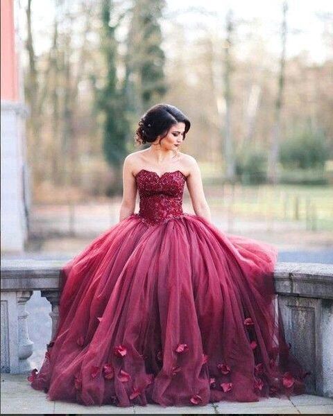 

new burgundy strapless ball gown princess quinceanera dresses lace bodice basque waist backless long prom dresses, Blue;red