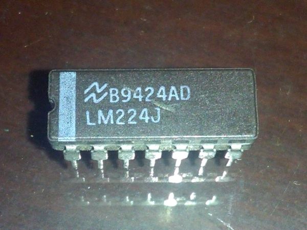 LM224J. NS. LM224. CDIP14, IC per amplificatori operazionali quadrifonici a bassa potenza. pacchetto in ceramica a 14 pin doppio in linea. Componenti elettronici