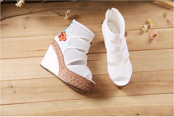 

2016 new sandals female xia po with fish mouth shoes summer women shoes waterproof breathable mesh embroidery embroidered shoes, Black