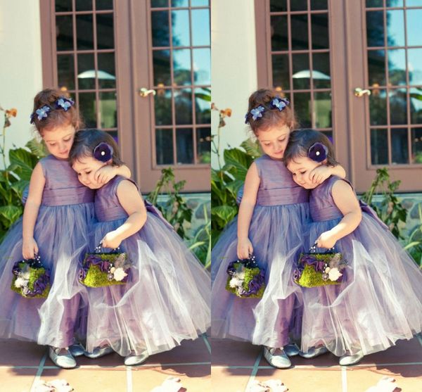 Beauty Blumenmädchenkleider Schöne handgefertigte Tüll-Crewärmellose Blumenmädchenkleider Kinderkleidung Formelle Mädchen-Festzug-Kleider aus Tüll