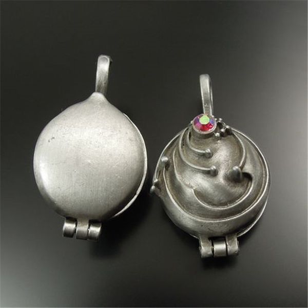 

2pcs antique style tin color brass locket/prayer box charm pendants 31*24m*16mm jewelry making, Bronze;silver