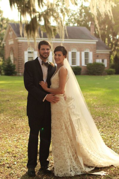

full lace back wedding dresses v neck a line robe de mariage pleats back hollow elegant bridal gowns 2016, White