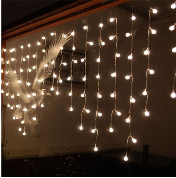 Multi-colore 3.5M 100SMD Cherry Ball Curtain String Lights Lampade a Led Giardino Natale Festa di nozze Decorazione di Windows AC110V-220V