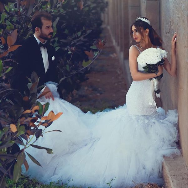 

new arrival spaghetti straps mermaid wedding dress backless sweetheart with tiered skirts appliques bridal gowns vestidos de novia, White