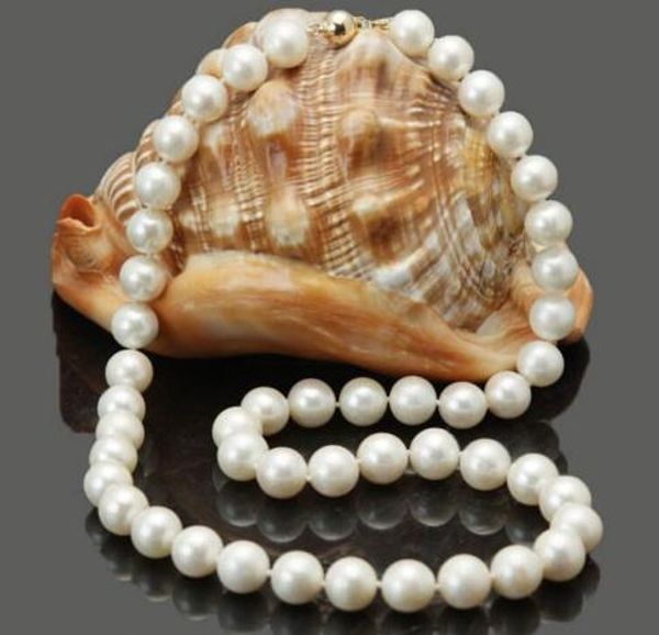 

very charming 9-10mm white natural pearl akoya necklace 18" yellow clasp, Silver