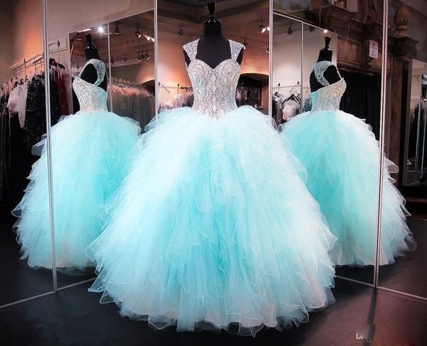 Abiti da ballo di cristallo con perline lilla Abiti Quinceanera Sweetheart Fluffy Tulle Ball Gown Abiti da ballo Stupendi abiti da ballo con lacci sul retro