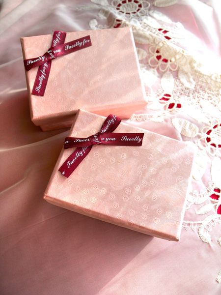 

[simple seven]romantic pink gift box for jewelry, bracelet packing with blue bowknot, wedding ring case, necklace gift package, Black;white