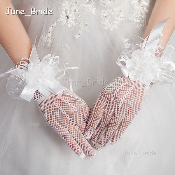 

Romantic Lace Wrist Length Lace Bridal Gloves Short Illusion Full Finger Handmade Flower Wedding Party Gloves Red White Color New Style