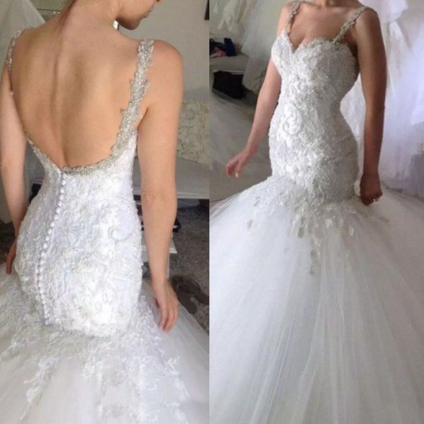 Wunderschönes Fit-and-Flare-Hochzeitskleid mit Perlen, Kristallen, Trägern, Spitzenapplikationen, bauschiger Tüllrock, rückenfreie Brautkleider nach Maß