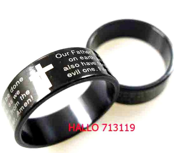 25 pcs Mens Preto Inglês oração do Senhor Cruz de aço Inoxidável anéis de casamento anéis de noivado Atacado Jesus Religiosa Jóias quentes lotes