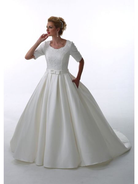 Abito da ballo in raso di pizzo Abiti da sposa modesti Mezze maniche Abiti da sposa semplici da donna vintage Puffy Princess Big Country Wedding Dress