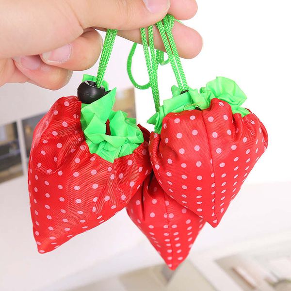 

selling strawberry shaped polyester shopping bags gift bags for christmas with large capacity tote bags ing
