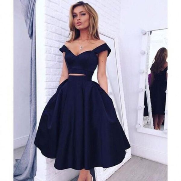 Economici Due pezzi Abiti da ritorno a casa Abiti da festa Off The Shoulder Girl Prom Dress Lunghezza tè Abito da laurea nero PO79 economico