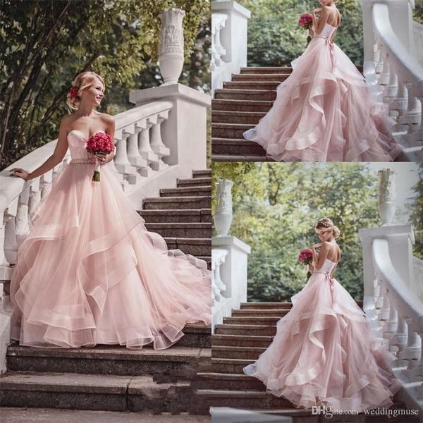 Sweetheart Perlen Rüschen Organza Blush Pink Garden Brautkleider Ribbon Princess Bohemian Brautkleider mit Sweep Train