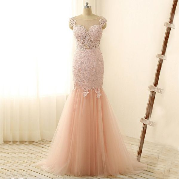 Blush Prom Dresses Mermaid Illusion Corpetto Abiti da sera lunghi da sera formale Sheer Bateau Neck Cap Maniche Appliques in pizzo Gonna in tulle