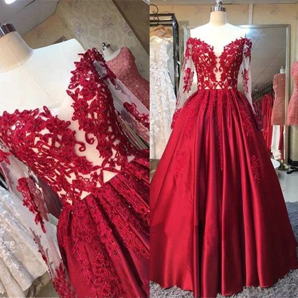 Spitzenapplikationen, schulterfrei, geschwollenes rotes Abendkleid mit langen Ärmeln, durchsichtiges Abendkleid aus mattem Satin, lange Abendkleider