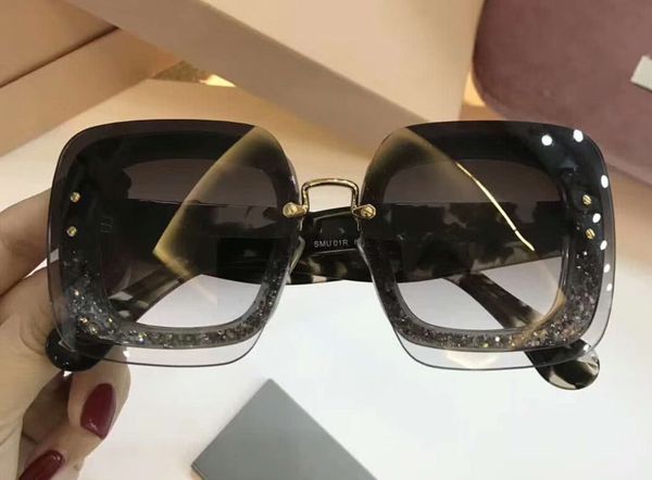 

женщины площадь smu01r солнцезащитные очки серый блеск серый / серый затененные дамы моды солнцезащитные очки новые с коробкой, White;black