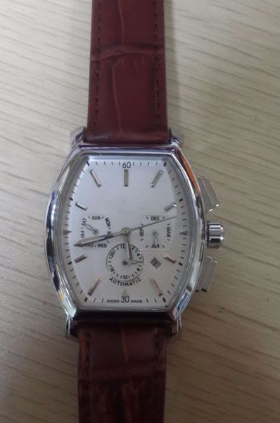 

Новый стиль мужчины Марка механические Tonneau спортивные часы SS00290