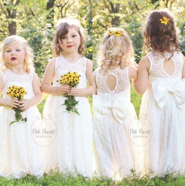 Bonito Vestidos Da Menina de Flor Rendas Simples com Grande Arco de Volta 2019 Longo Primeira Comunhão Vestidos para Little Girls Infant Toddler País Praia