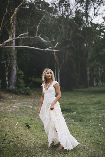 

Summer Style Lace Wedding Dress 2019 Sexy Appliques A Line Bridal Gowns V Neck Vestidos A-Line Wedding Dresses Lace Up Bridal Gowns