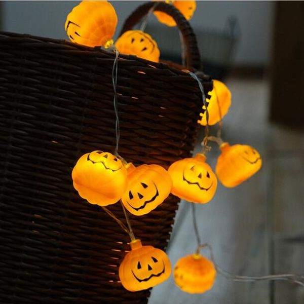 Laternen Dekorieren Mit Lichterkette - The Reading Chair