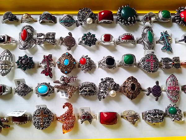 

Brand New 50PCs Women's Vintage Beautiful Mixed Styles Alloy Jewellery Rings