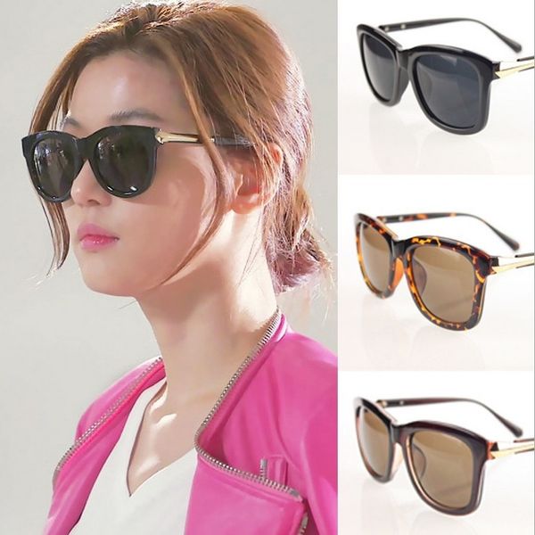 

новый многоцветный женщин рамка солнцезащитные очки 8 стилей модный бренд дизайнер очки для женщин звезды открытый пляж солнцезащитные очки, White;black