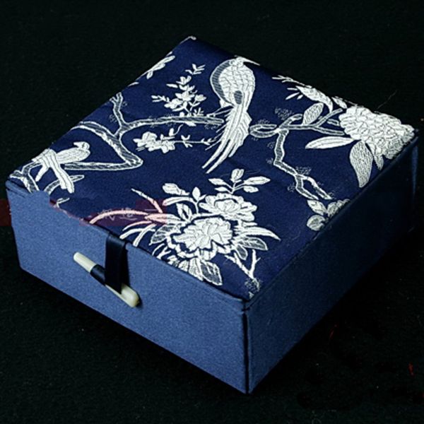 Высокое Качество Заполненной Хлопком Подарочная Коробка Браслет Case Display Box Декоративная Упаковка Китайские Цветочные Шелковые Парчи Craft Картонные Шкатулки