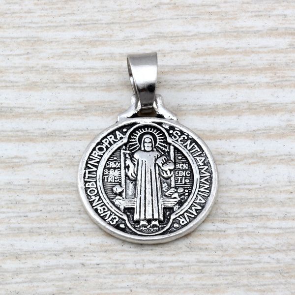 

МИКРОФОН. 100 шт./ лот мотаться древнее серебро Saint Benedict медаль подвески большое отв