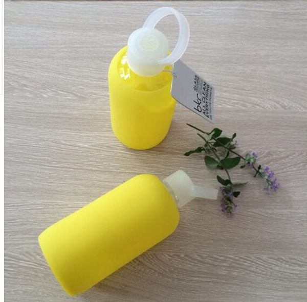 

new design bkr glass bottle with silion cloth pocket color glass water bottle sports glass travel bottle high quality
