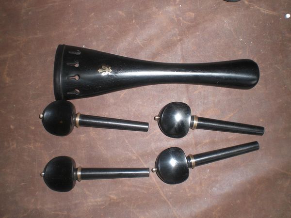 

части 4/4 виолончели черного дерева с латунным украшением включая 1 часть кабеля виолончели пк и 4 колышка виолончели пк