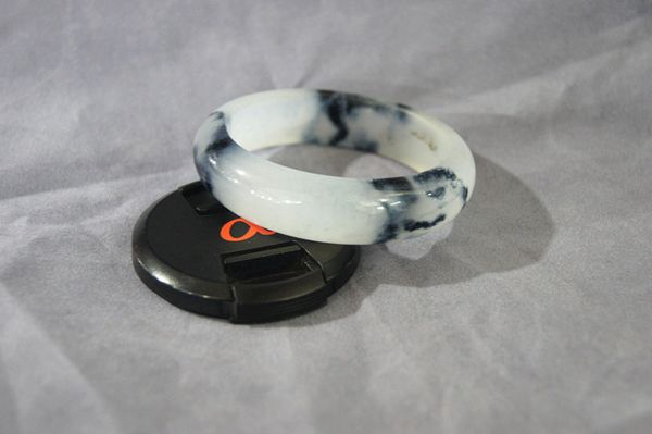 

handmade natural white jade (quartz rock jade) floating turmeric blue bracelets, beautiful women's first choice, Black