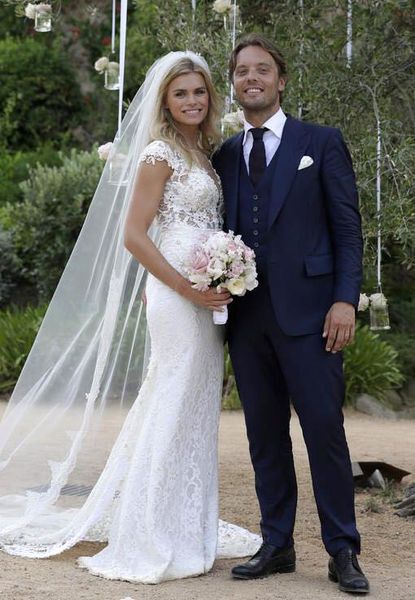 

romantic vintage lace wedding dresses plunging v neck cap sleeve sheath summer beach vestido de novia custom bridal gowns, White