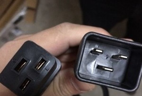 

cable for hp 500242-001 488603-001 for 2450w c7000 power supply well tested working