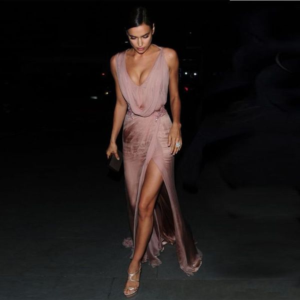 2020 Nova Irina Shayk Vestidos de Celebridade Sexy Tapete Vermelho Vestidos de Noite A-Linha Chiffon Profundo V-decote V Long Prom Festa Side Split 256