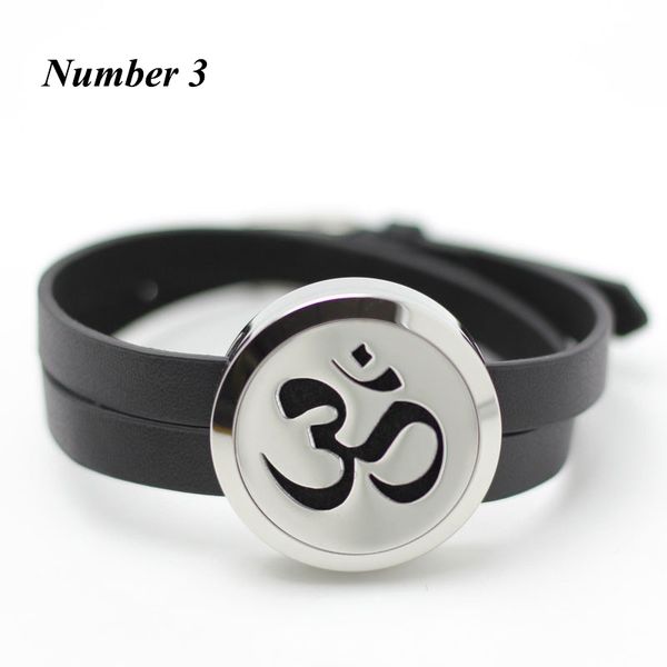 

Charm Bracelets tastepanpan