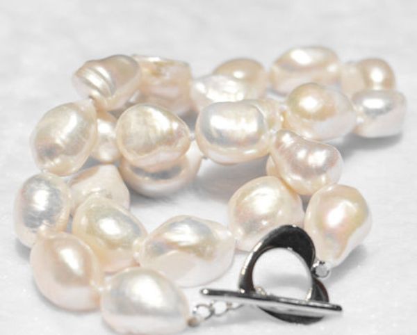 

new charming white baroque pearl necklace, Silver