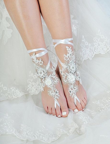 2019 Branco Sapatos De Noiva Casamento Da Praia Tamanho Livre Talão Acessórios De Noiva Rendas Apliques Footchain Em Estoque