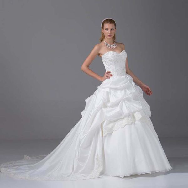 Corset Back Sweetheart Bridal Dress With Beaded Appliques Court