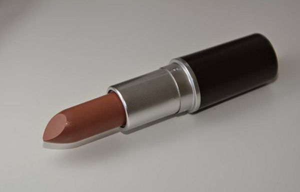 

1pcs new color make up matte lipstick velvet teddy lipstick 3g come with box