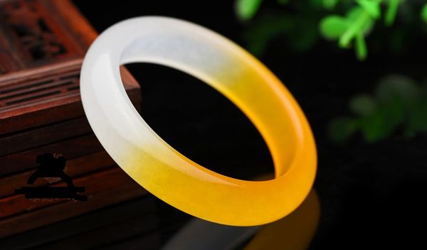 

manual sculpture yellow jade bracelet, too beautiful women's favorite, Black