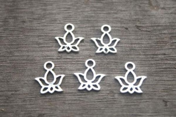 

Горячее продавать! 100pcs Lotus Flower Charms Antique Antique Silver Tone Mini Lotus Charms Подвески 13X11mm DIY Jewelry