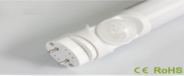 Trasporto libero Vendita calda 18W Tubo a LED con sensore PIR 1200mm Cerohs 4 piedi LED sorgente luminosa e puro temperatura colore bianco