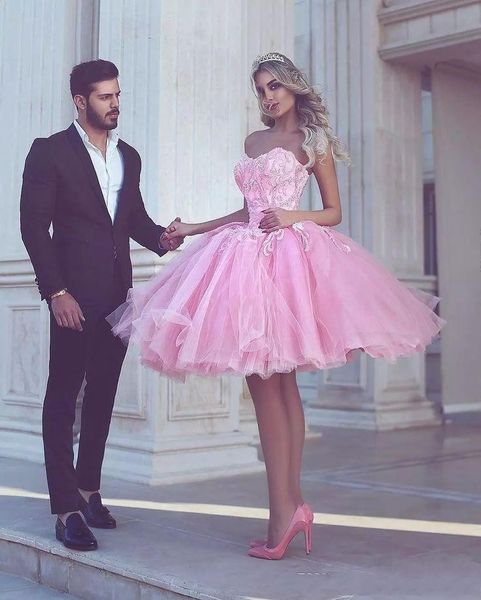 2016 economici nuovi abiti da cocktail Sweetheart arabo rosa tulle applicazioni di pizzo abito di sfera breve mini festa di laurea abiti da ritorno a casa