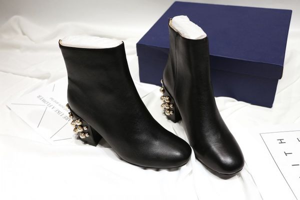Großhandel Neue Designer Schwarze Stiefel Mit Perlen High Chunky Heels Mode Heißer Herbst T Zeigen Frauen Booties Von Brand_fashion, $105.83 Auf Großhandel Neue Designer Schwarze Stiefel Mit Perlen High Chunky Heels Mode Heißer Herbst T Zeigen Frauen Booties Von Brand_fashion, $105.83 Auf