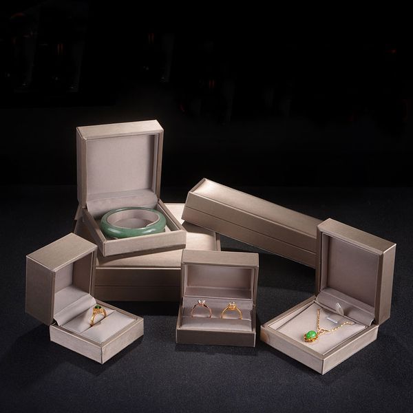 

Ювелирные изделия Люкс подарочная коробка обручальные кольца запонки кулон брас