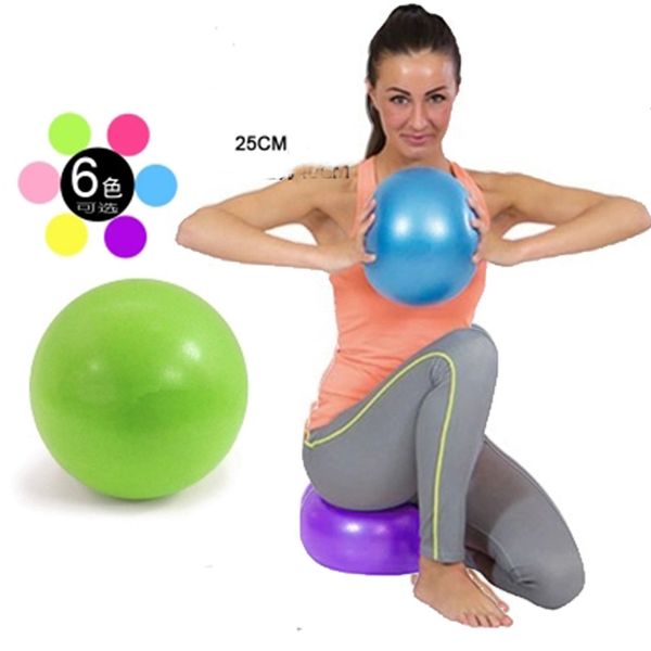 Clase pilates con pelota pequena